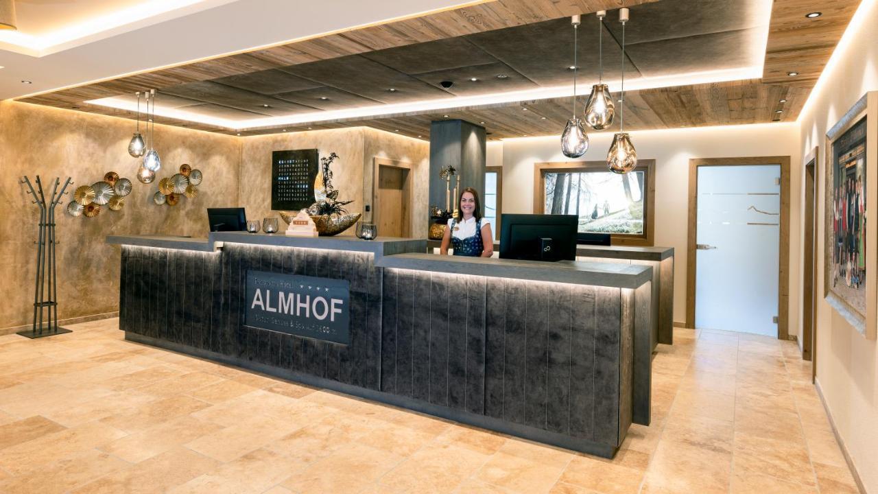 Hotel Almhof Galtür エクステリア 写真